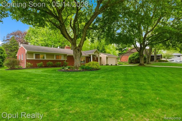 24018 Lynwood Drive, Novi, MI 48374