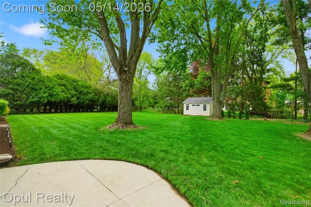 24018 Lynwood Drive, Novi, MI 48374