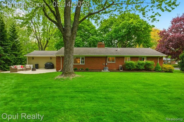 24018 Lynwood Drive, Novi, MI 48374