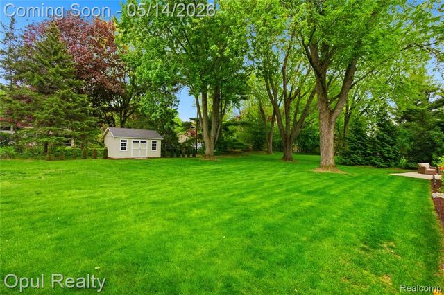 24018 Lynwood Drive, Novi, MI 48374