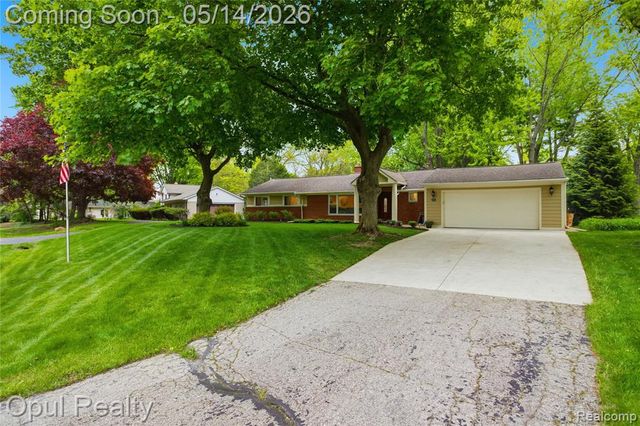 24018 Lynwood Drive, Novi, MI 48374