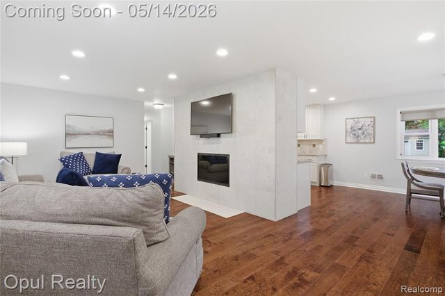 24018 Lynwood Drive, Novi, MI 48374
