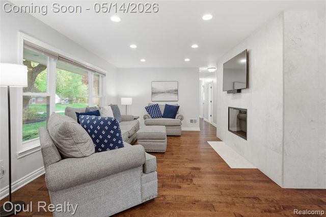 24018 Lynwood Drive, Novi, MI 48374