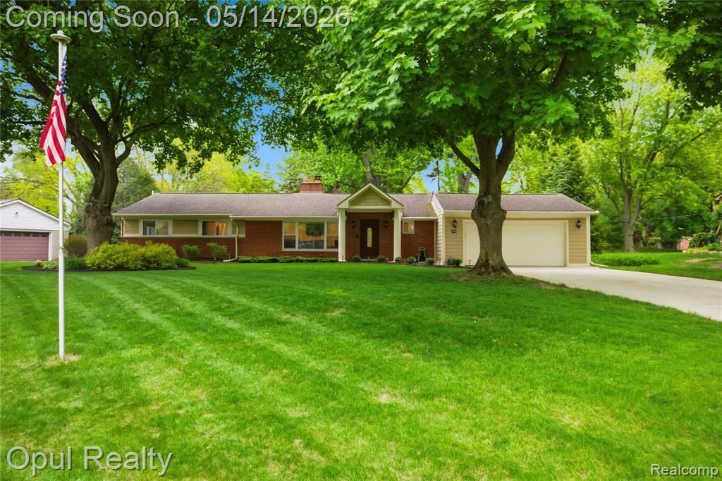 24018 Lynwood Drive, Novi, MI 48374