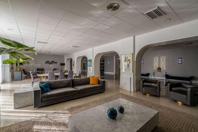 3140 S Ocean Dr PH7, Hallandale Beach, FL 33009