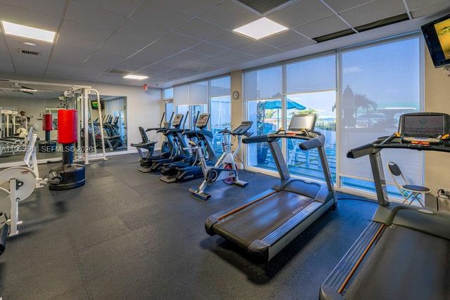 3140 S Ocean Dr PH7, Hallandale Beach, FL 33009