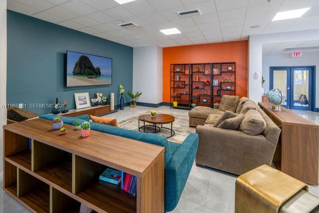 3140 S Ocean Dr PH7, Hallandale Beach, FL 33009