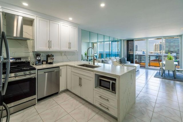 3140 S Ocean Dr PH7, Hallandale Beach, FL 33009