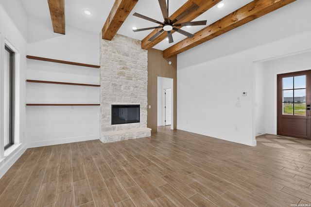 105 Hidden Path, Floresville, TX 78114