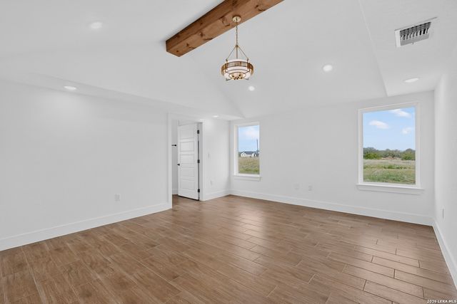 105 Hidden Path, Floresville, TX 78114