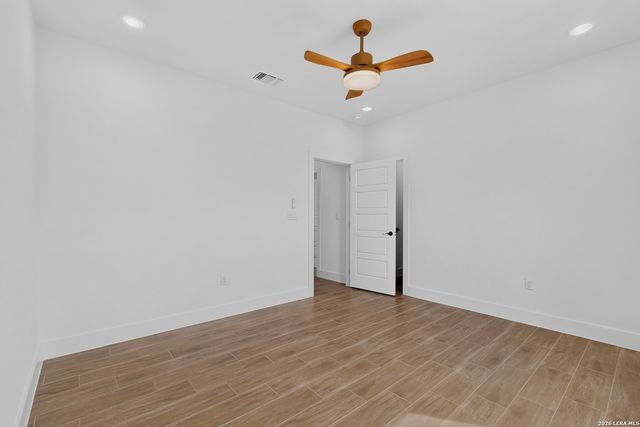 105 Hidden Path, Floresville, TX 78114
