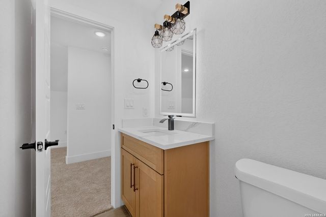 105 Hidden Path, Floresville, TX 78114