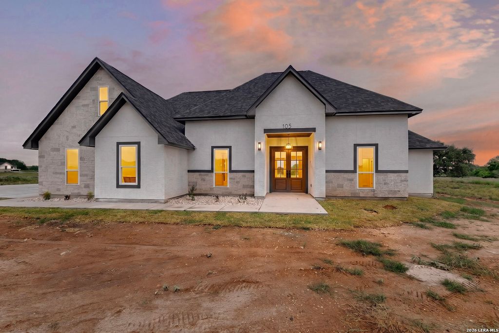 105 Hidden Path, Floresville, TX 78114