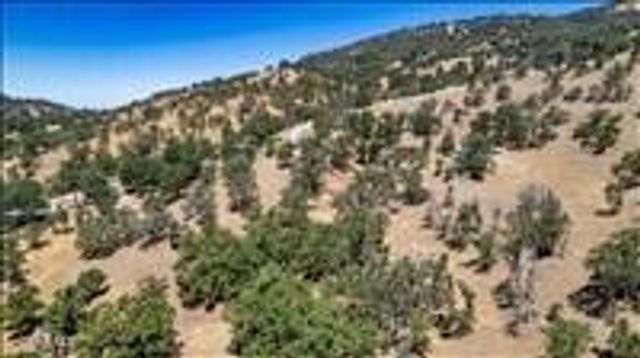 24590 Deertrail Drive, Tehachapi, CA 93561