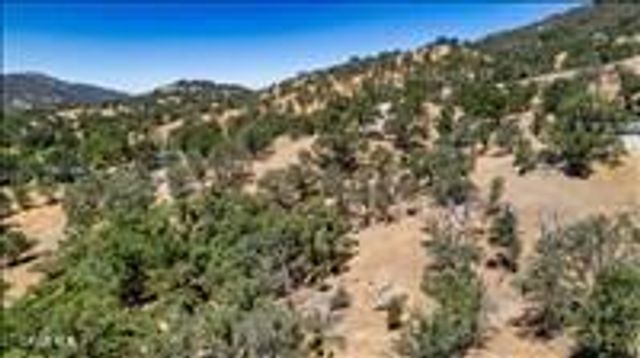 24590 Deertrail Drive, Tehachapi, CA 93561