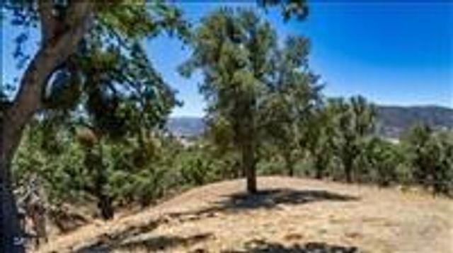 24590 Deertrail Drive, Tehachapi, CA 93561