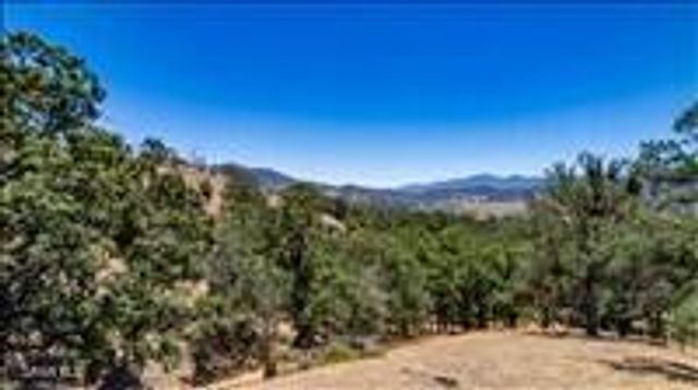 24590 Deertrail Drive, Tehachapi, CA 93561