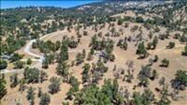 24590 Deertrail Drive, Tehachapi, CA 93561