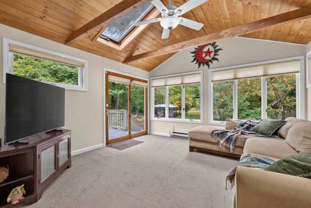 36 Noyes Road, Londonderry, NH 03053