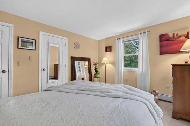 36 Noyes Road, Londonderry, NH 03053