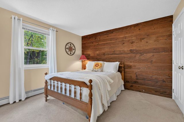 36 Noyes Road, Londonderry, NH 03053