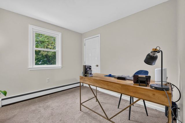 36 Noyes Road, Londonderry, NH 03053