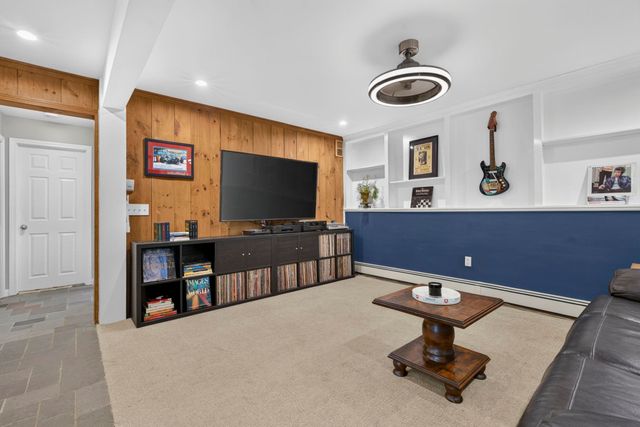36 Noyes Road, Londonderry, NH 03053