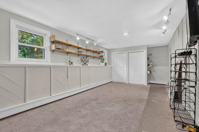 36 Noyes Road, Londonderry, NH 03053