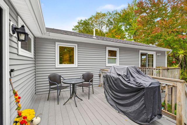 36 Noyes Road, Londonderry, NH 03053