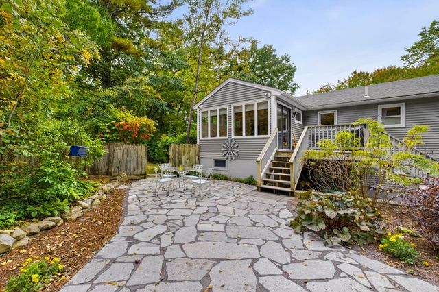36 Noyes Road, Londonderry, NH 03053