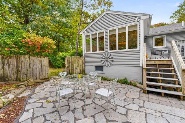 36 Noyes Road, Londonderry, NH 03053