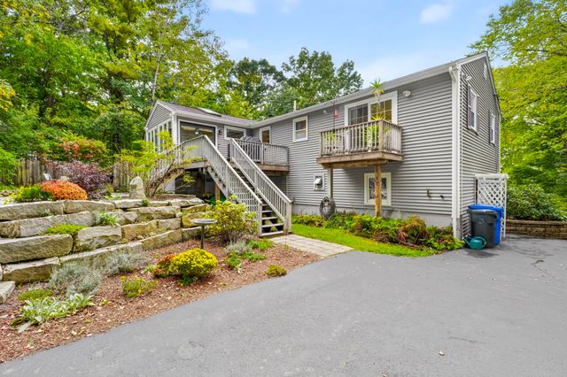 36 Noyes Road, Londonderry, NH 03053