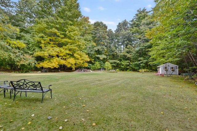36 Noyes Road, Londonderry, NH 03053