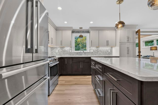 36 Noyes Road, Londonderry, NH 03053