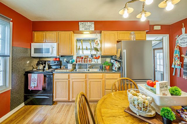 1399 W Homestead Drive, Boonville, IN 47601