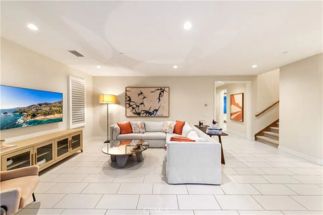164 Villa Ridge, Irvine, CA 92602