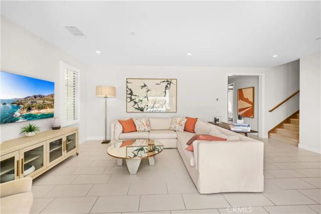 164 Villa Ridge, Irvine, CA 92602