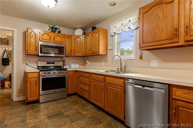 10792 Bradford Road, Greenville, IN 47124