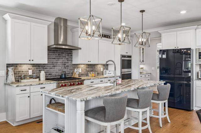 7021 Fiddlers Glen Dr, Arrington, TN 37014