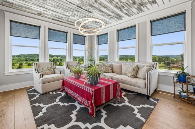 7021 Fiddlers Glen Dr, Arrington, TN 37014