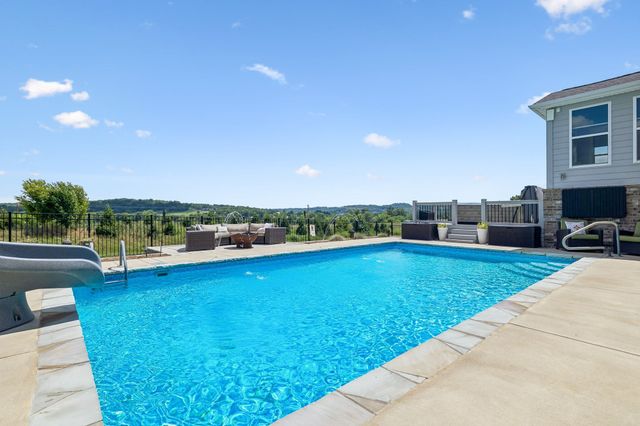 7021 Fiddlers Glen Dr, Arrington, TN 37014