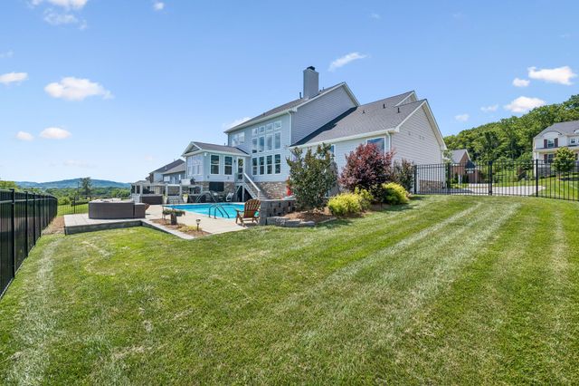 7021 Fiddlers Glen Dr, Arrington, TN 37014