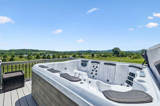 7021 Fiddlers Glen Dr, Arrington, TN 37014