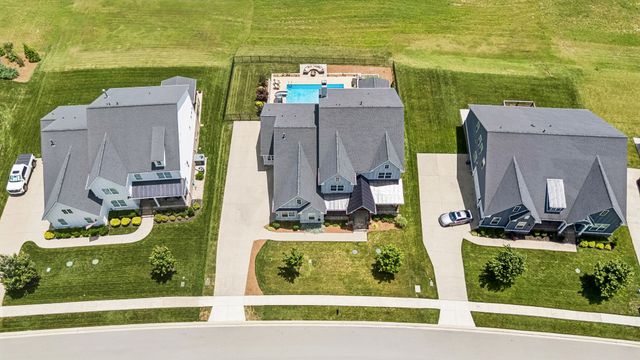 7021 Fiddlers Glen Dr, Arrington, TN 37014