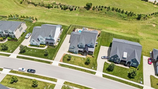 7021 Fiddlers Glen Dr, Arrington, TN 37014