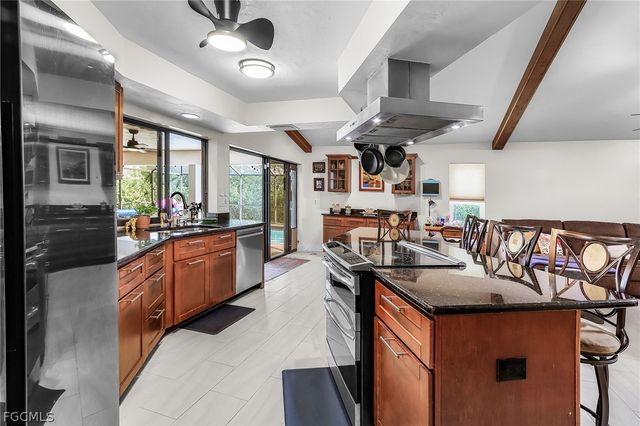 3819 SE 18th PL, Cape Coral, FL 33904