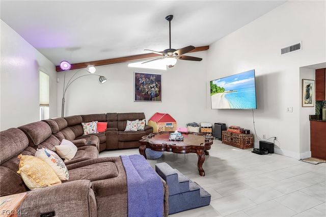 3819 SE 18th PL, Cape Coral, FL 33904