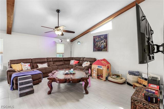 3819 SE 18th PL, Cape Coral, FL 33904