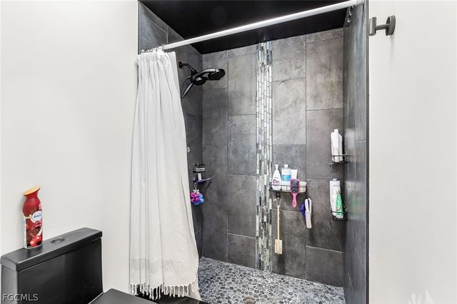 3819 SE 18th PL, Cape Coral, FL 33904