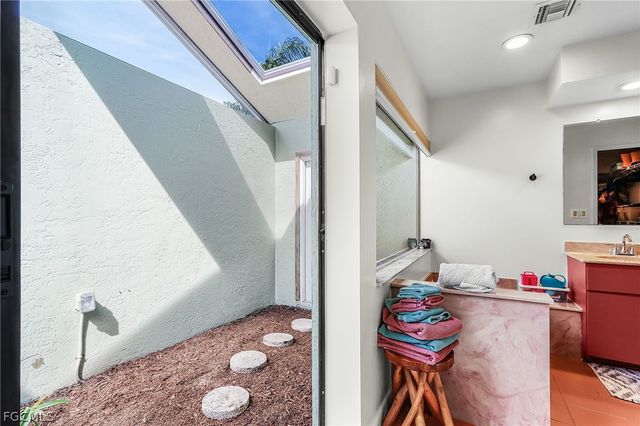 3819 SE 18th PL, Cape Coral, FL 33904